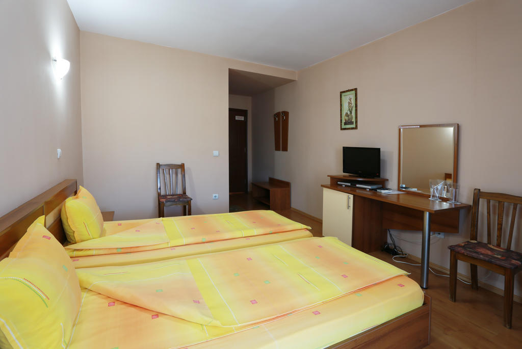 פזרג'יק Acropolis Hotel חדר תמונה