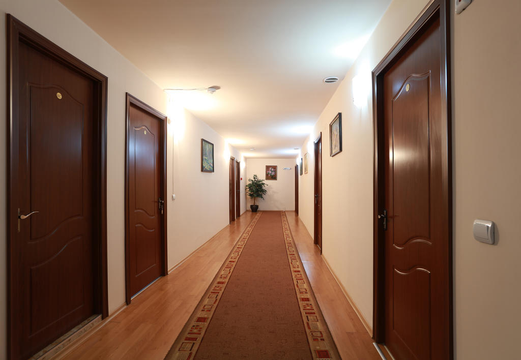 פזרג'יק Acropolis Hotel מראה חיצוני תמונה